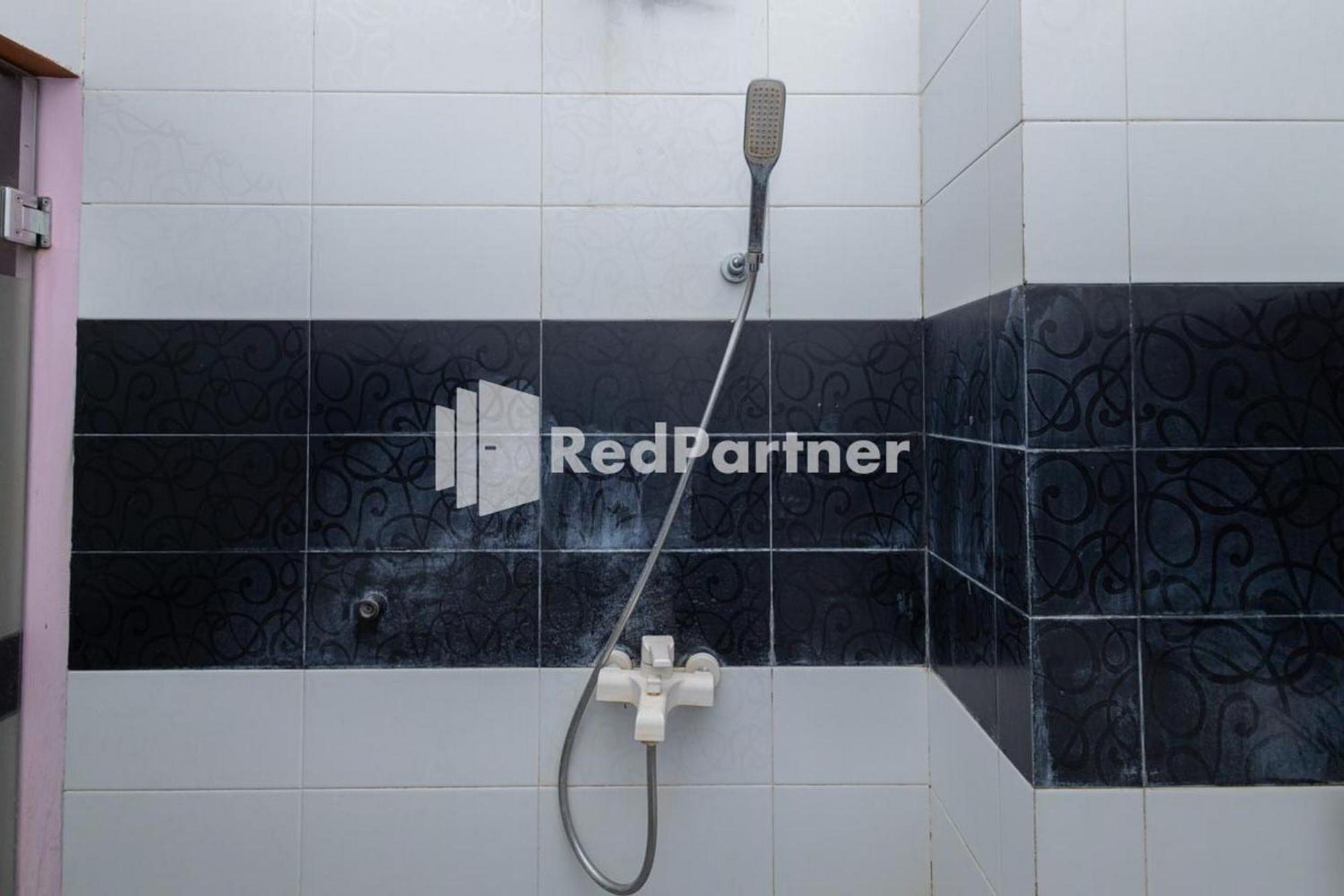 Star Hotel Jaksa Mitra Reddoorz ジャカルタ エクステリア 写真
