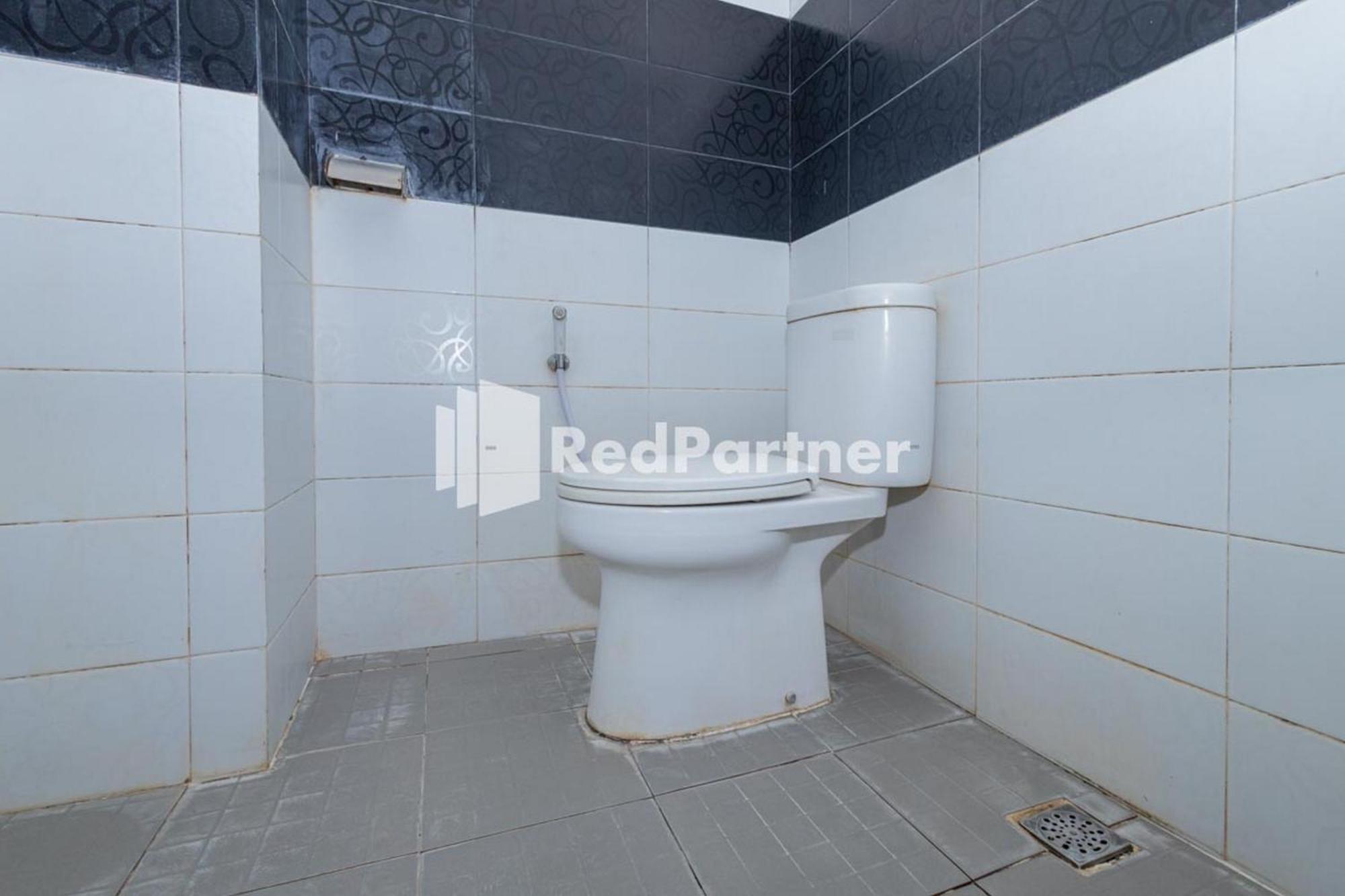 Star Hotel Jaksa Mitra Reddoorz ジャカルタ エクステリア 写真