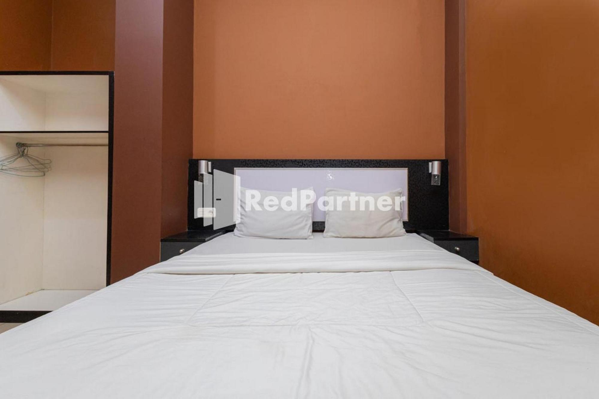 Star Hotel Jaksa Mitra Reddoorz ジャカルタ エクステリア 写真